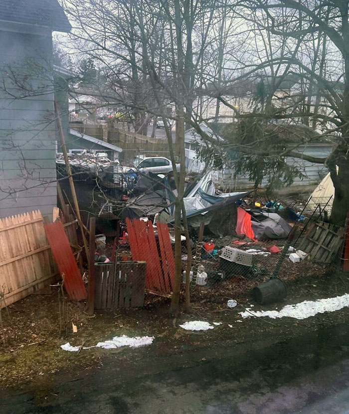 My Neighbor's House Was Condemned Because They’re Hoarders, So They Decided To (Illegally) Live In Tents In Their Backyard
