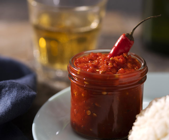 Woman Is Called An Idiot For Liking Hot Sauce By Her Friend&rsquo;s BF, Harshly Tells Him Off And Leaves