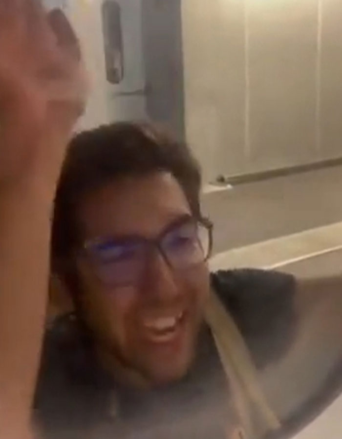 US Tourist Sparks Debate On Airport Etiquette After Trying To Kick Down Airplane&rsquo;s Door