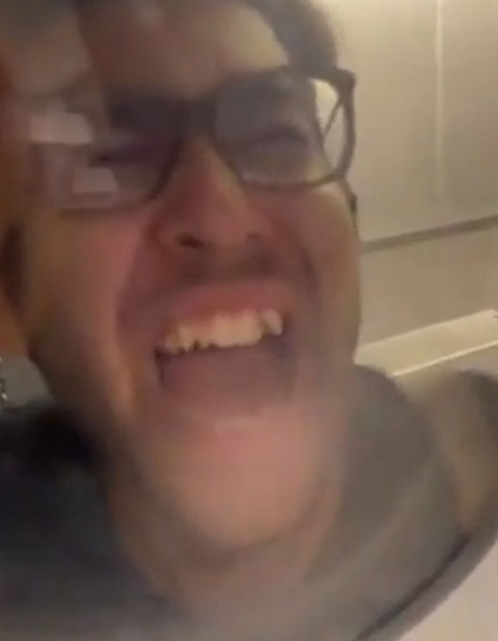 US Tourist Sparks Debate On Airport Etiquette After Trying To Kick Down Airplane&rsquo;s Door