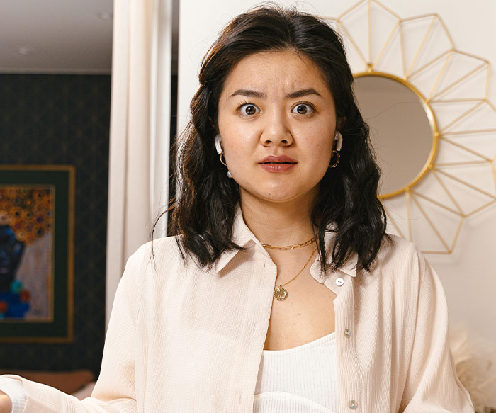 Bride Doesn&rsquo;t Bother To Inform Destination Wedding Guests About Change Of Plans, Aunt Is Furious