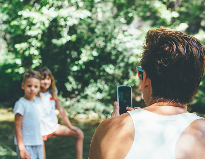 &ldquo;Divorce Looms&rdquo;: Mom Sells &ldquo;Exclusive&rdquo; Kids&rsquo; Content, Throws A Fit After Husband Finds Out