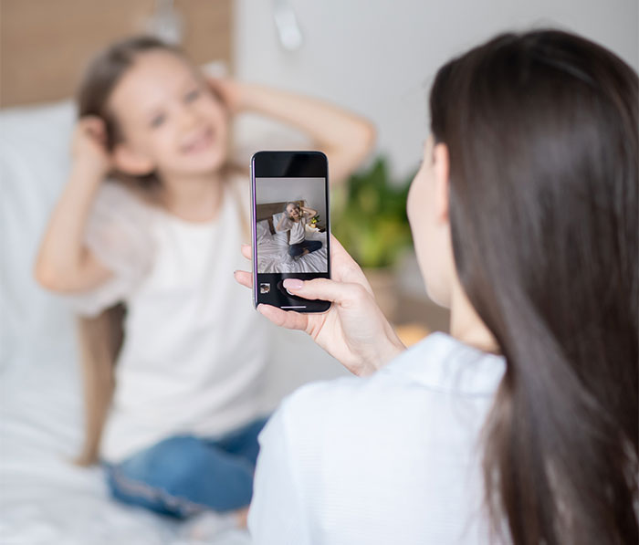 &ldquo;Divorce Looms&rdquo;: Mom Sells &ldquo;Exclusive&rdquo; Kids&rsquo; Content, Throws A Fit After Husband Finds Out