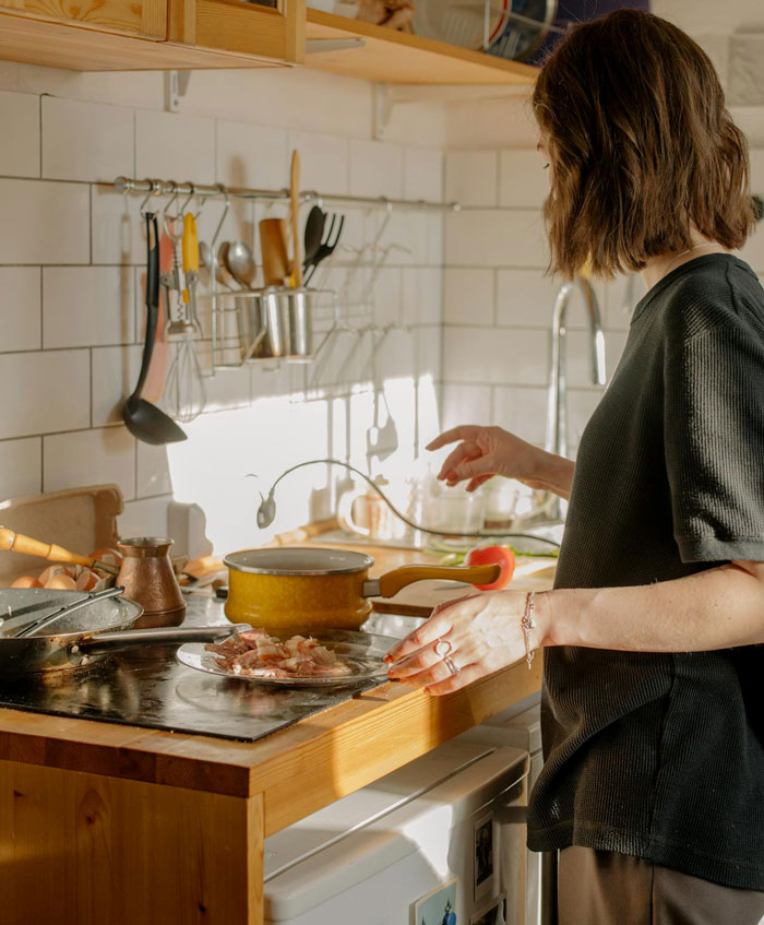 Woman Cooks For Her SIL Every Day, Gets Complaints About The Meals Being Too &ldquo;Bourgeois&rdquo;