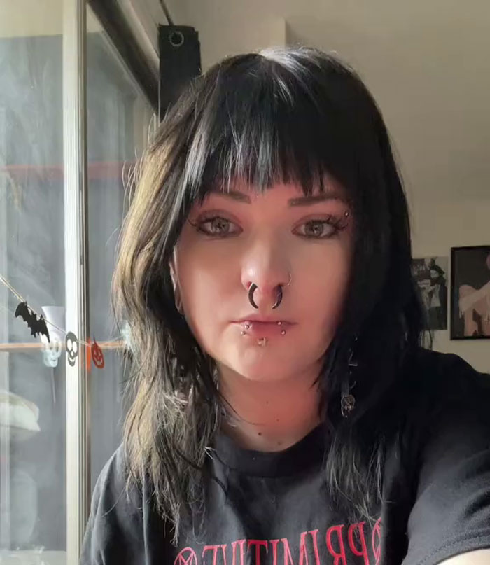 Landlord Ignores Woman&rsquo;s Pleas For Help After Releasing 1000s Of Bees In House, She Has To Move Out