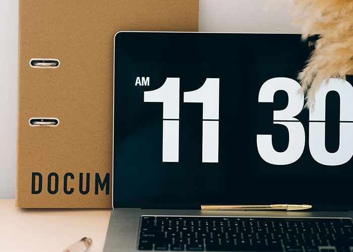 Woman Maliciously Complies With &ldquo;No Abbreviations&rdquo; Rule, Makes Supervisor Look Stupid