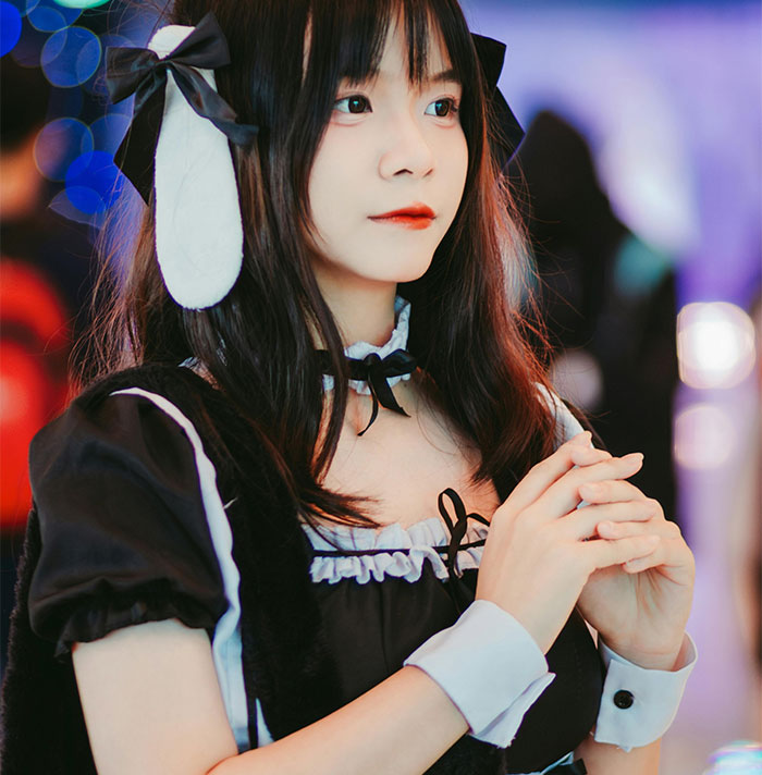 Woman Accused Of Being Unsupportive By Skipping Friend&rsquo;s BF&rsquo;s Party Because Of The Dress Code