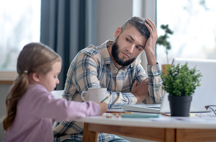 Woman Challenges Her Brother To Be A Stay-At-Home Mom For A Day: "He Broke By 8:30"