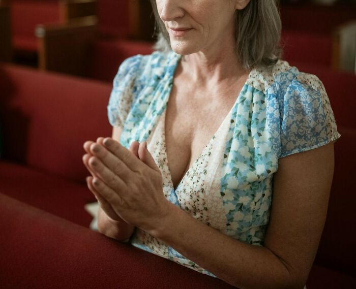 50 Times Relatives Messed Up So Badly, They Got Ostracized By The Rest Of The Family