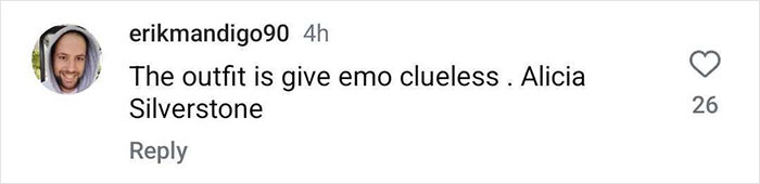 Taylor Swift’s “Bondage-Inspired” VMAs Red Carpet Outfit Sparks Mixed Opinions Taylor Swift’s “Bondage-Inspired” VMAs Red Carpet Outfit Sparks Mixed Opinions