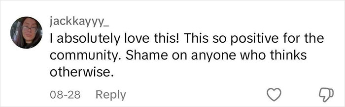 Aquarium With Real Fish Created Around Fire Hydrant "Puddle" Draws Criticism For Its Cruelty Aquarium With Real Fish Created Around Fire Hydrant "Puddle" Draws Criticism For Its Cruelty