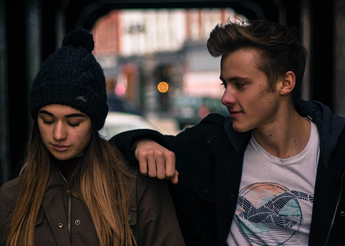 "Left Her Boyfriend To Be With Me": 50 Red Flags People Wouldn't Ignore In A Partner Again