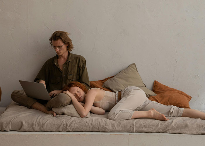 "Left Her Boyfriend To Be With Me": 50 Red Flags People Wouldn't Ignore In A Partner Again