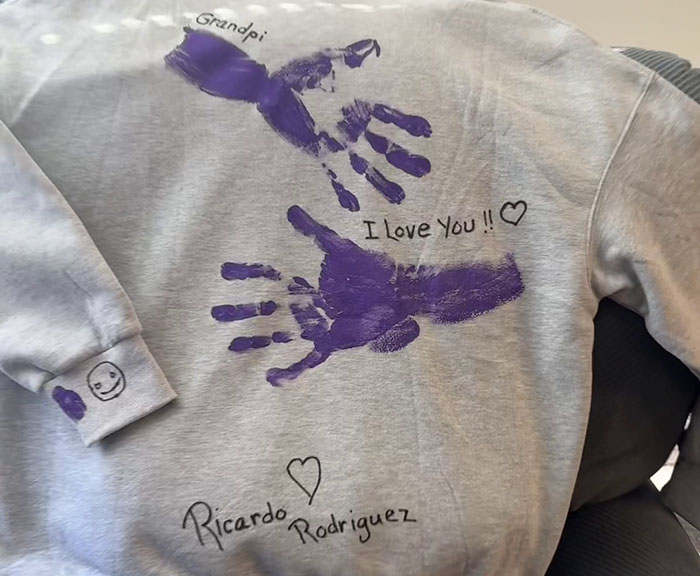 Grandpa Doesn’t Let Cancer Take His Spirit Away As Family Comes Up With A Perfect Way To Remember Him Grandpa Doesn’t Let Cancer Take His Spirit Away As Family Comes Up With A Perfect Way To Remember Him