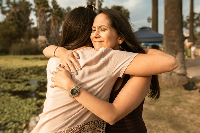 Woman Sleeps With Friend’s Celebrity “Hall Pass,” Faces Unexpected Backlash Woman Sleeps With Friend’s Celebrity “Hall Pass,” Faces Unexpected Backlash