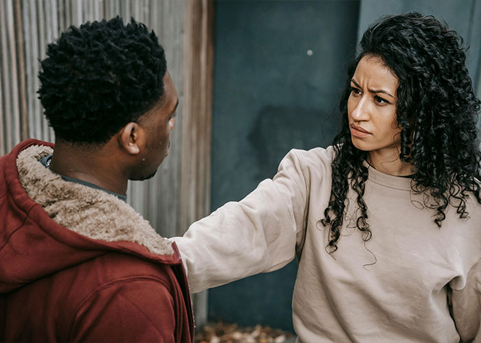 "Left Her Boyfriend To Be With Me": 50 Red Flags People Wouldn't Ignore In A Partner Again