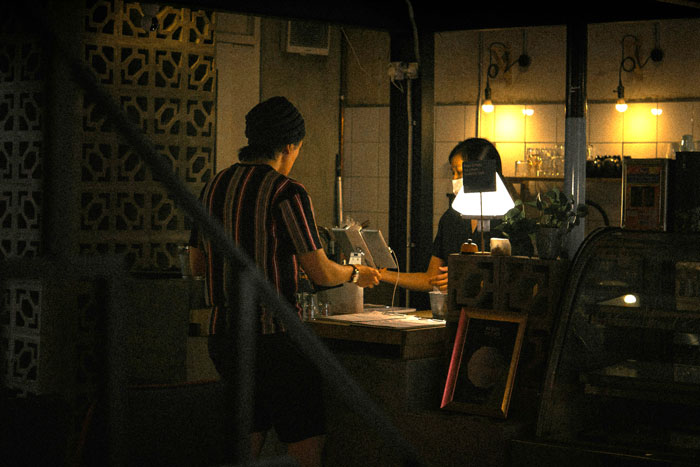 Cashier Is Friendly With Sheriffs That Come Regularly, Gets To Witness Karen Customer’s Arrest Cashier Is Friendly With Sheriffs That Come Regularly, Gets To Witness Karen Customer’s Arrest