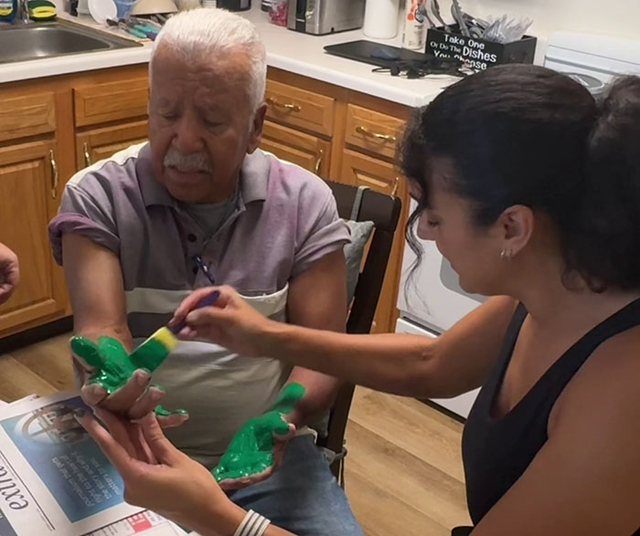 Grandpa Doesn’t Let Cancer Take His Spirit Away As Family Comes Up With A Perfect Way To Remember Him Grandpa Doesn’t Let Cancer Take His Spirit Away As Family Comes Up With A Perfect Way To Remember Him