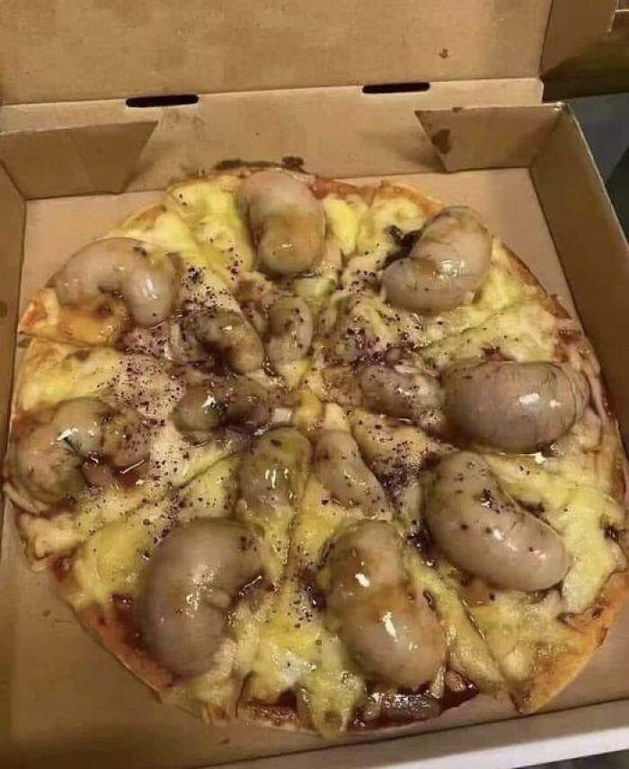 Pizzas-With-Threatening-Auras