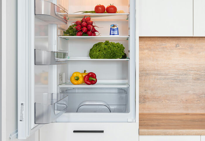 “Sniffing Rubbing Alcohol Gets Rid Of Nausea”: 50 Weird Life Hacks That Work For Some Reason