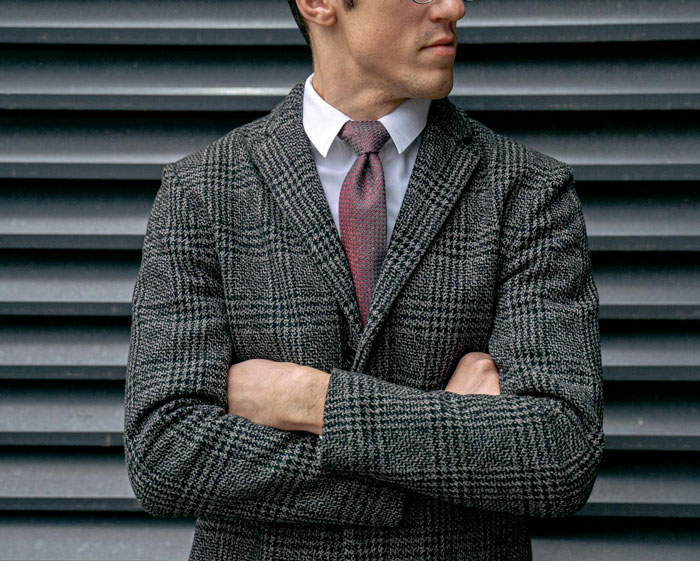 Man Expects Date To Make Up For The Time He Wasn’t Working, Won’t Let Her Leave Until She Does Man Expects Date To Make Up For The Time He Wasn’t Working, Won’t Let Her Leave Until She Does