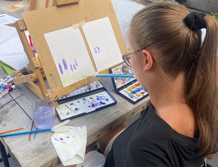 Painter Who Was Paralyzed At 13 Uses Her Mouth To Paint On Her Sister&rsquo;s Ceramics, Goes Viral Online