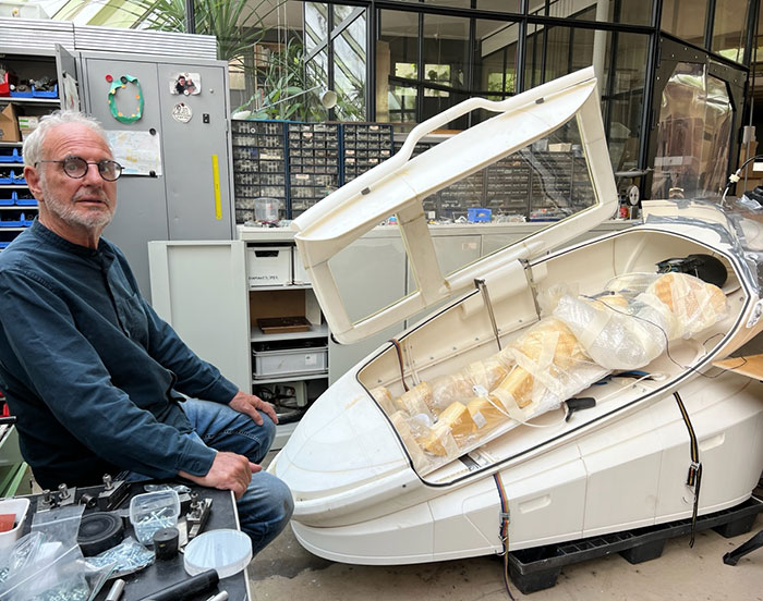 British Couple To Use &ldquo;Double&rdquo; Euthanasia Pod In Switzerland Following Heartbreaking Diagnosis