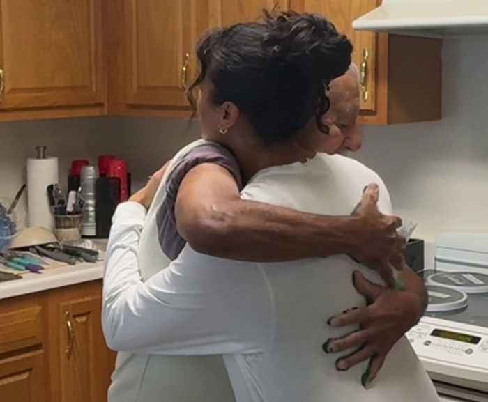 Grandpa Doesn’t Let Cancer Take His Spirit Away As Family Comes Up With A Perfect Way To Remember Him Grandpa Doesn’t Let Cancer Take His Spirit Away As Family Comes Up With A Perfect Way To Remember Him