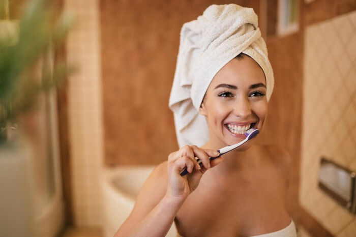 “Sniffing Rubbing Alcohol Gets Rid Of Nausea”: 50 Weird Life Hacks That Work For Some Reason