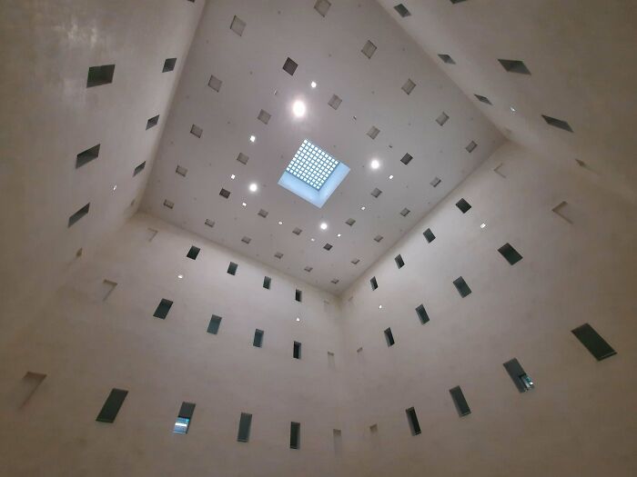 I Just Woke Up, What Is This Place? This Feels... Familiar (It's Stuttgart Library By The Way)