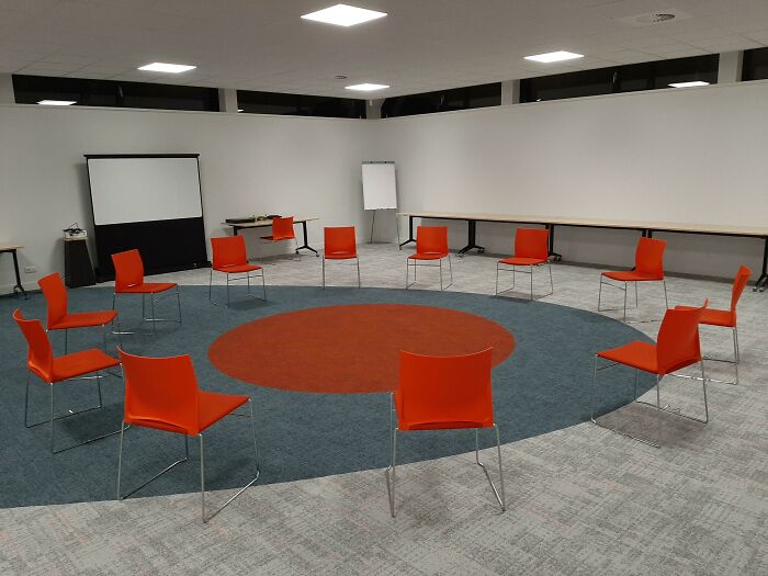 I Clean Offices At Night, Always Feels A Bit Off