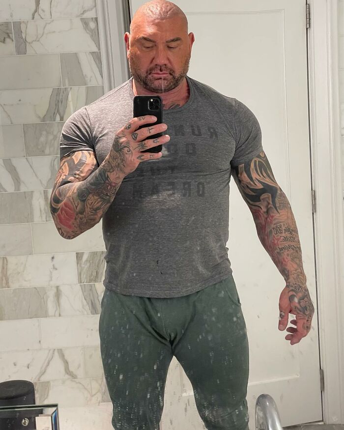 Dave Bautista’s Weight-Loss Transformation Has Fans Concerned: “He Most Definitely Looks Sick” Dave Bautista’s Weight-Loss Transformation Has Fans Concerned: “He Most Definitely Looks Sick”