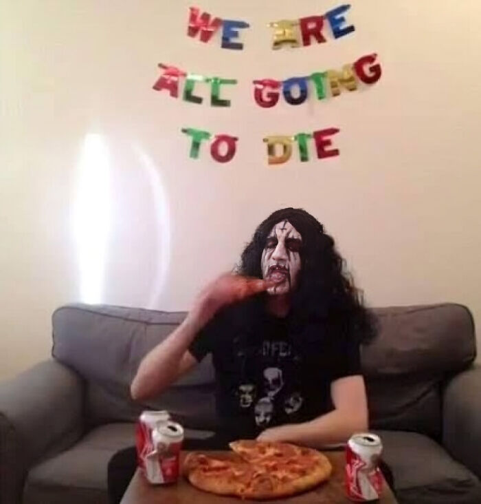 Pizzas-With-Threatening-Auras