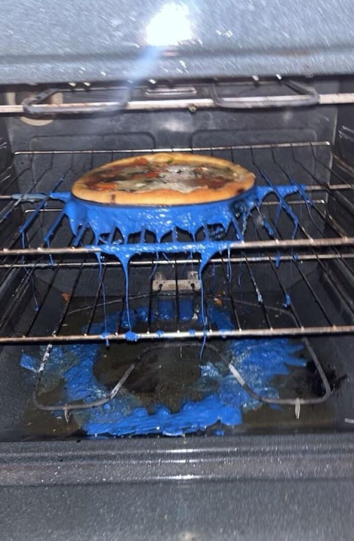 Pizzas-With-Threatening-Auras