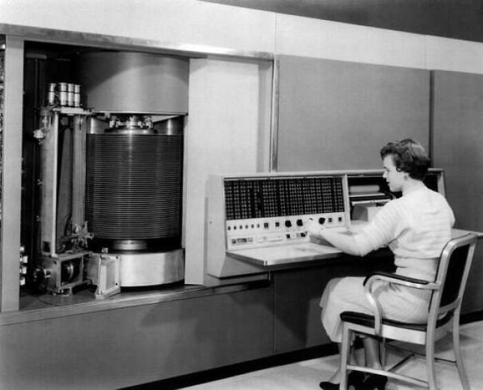 September 14th 1956 Ibm Introduced Its 305 Ramac Computer. The 1st Commercial Computer To Use Magnetic Disks