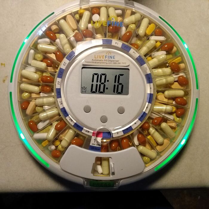 Never Miss A Dose Again! This Automatic Pill Dispenser Is Like Having A Nagging Mom, But Without The Guilt Trip