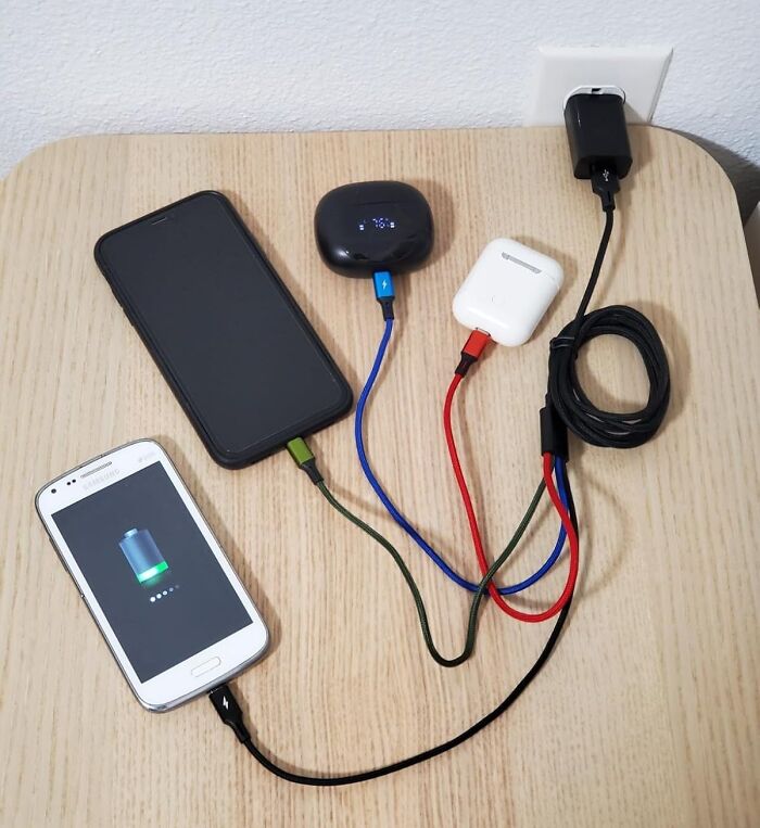 A Multi Charging Cable Puts An End To The Android vs. Apple Debate, Charging All Devices Equally