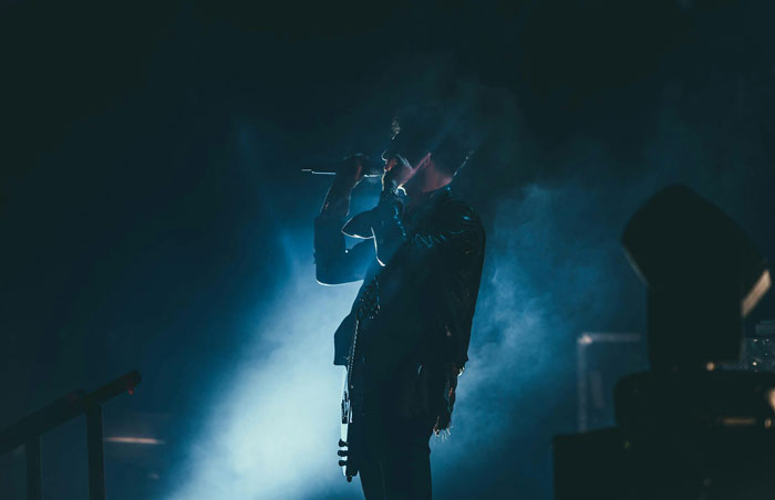 Woman Sleeps With Friend’s Celebrity “Hall Pass,” Faces Unexpected Backlash Woman Sleeps With Friend’s Celebrity “Hall Pass,” Faces Unexpected Backlash