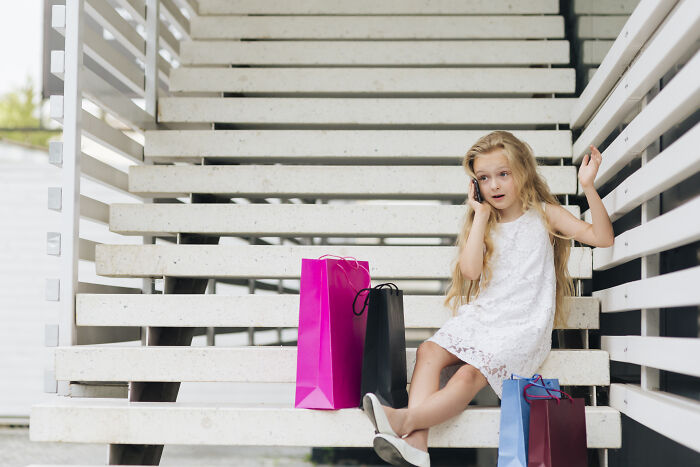 An 8-Year-Old Drove Herself For 25 Mins To Shop At Target And Here Are 16 Reactions Netizens Had An 8-Year-Old Drove Herself For 25 Mins To Shop At Target And Here Are 16 Reactions Netizens Had