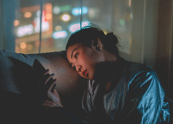 "Left Her Boyfriend To Be With Me": 50 Red Flags People Wouldn't Ignore In A Partner Again