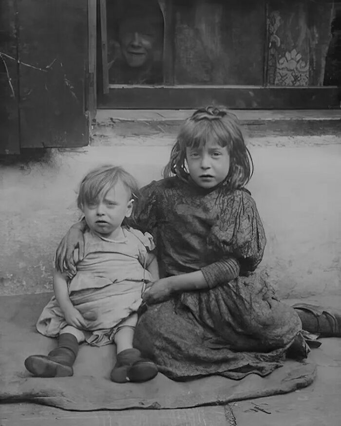 50 Unforgettable Historical Photos That Tell Stories Beyond Words