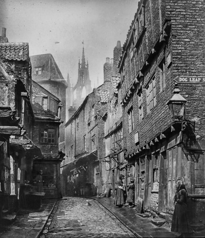 50 Unforgettable Historical Photos That Tell Stories Beyond Words