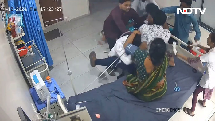 Doctor Beaten Up For Asking Patient's Family To Remove Footwear Outside ICU