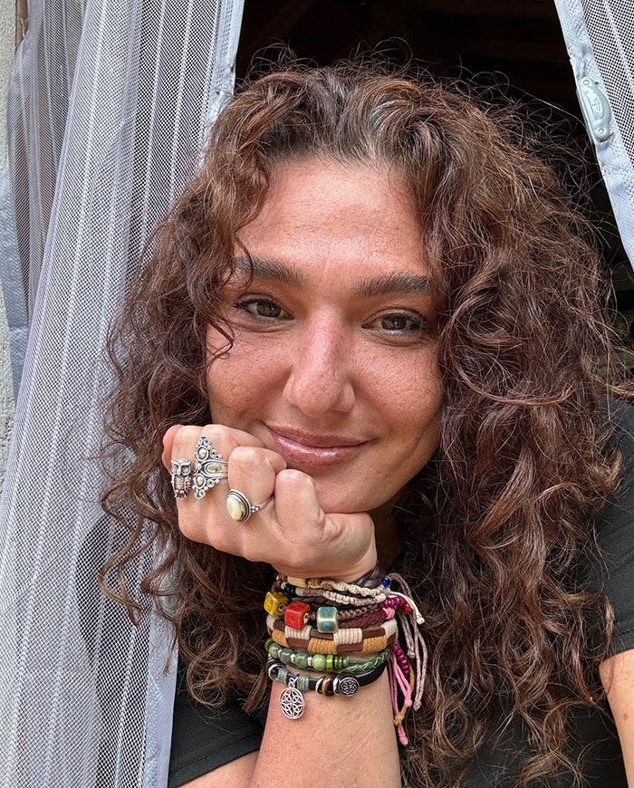 Fox Frequently Sneaks Into Woman’s Home And Sleeps In Her Bed: “It Fills My Heart With Joy” Fox Frequently Sneaks Into Woman’s Home And Sleeps In Her Bed: “It Fills My Heart With Joy”