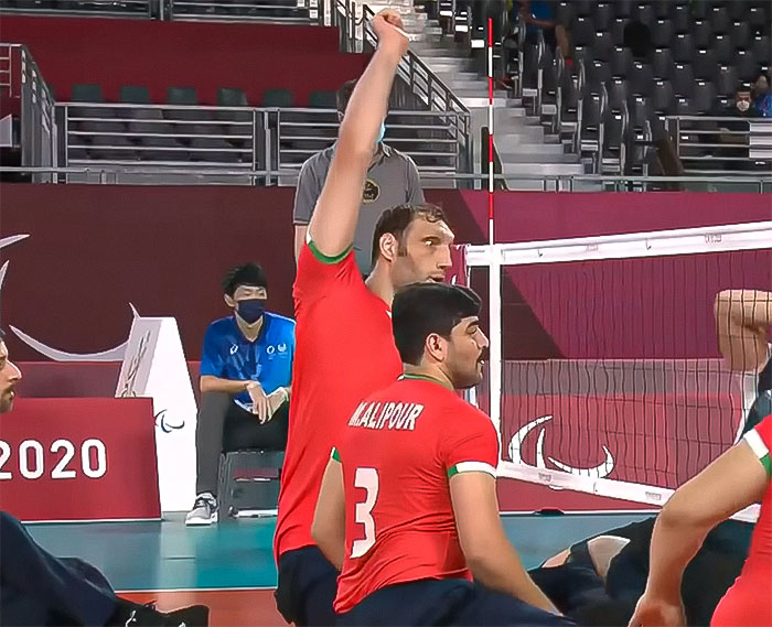 Paralympian Has To Sleep On The Floor Because He’s The World’s Second-Tallest Man Paralympian Has To Sleep On The Floor Because He’s The World’s Second-Tallest Man