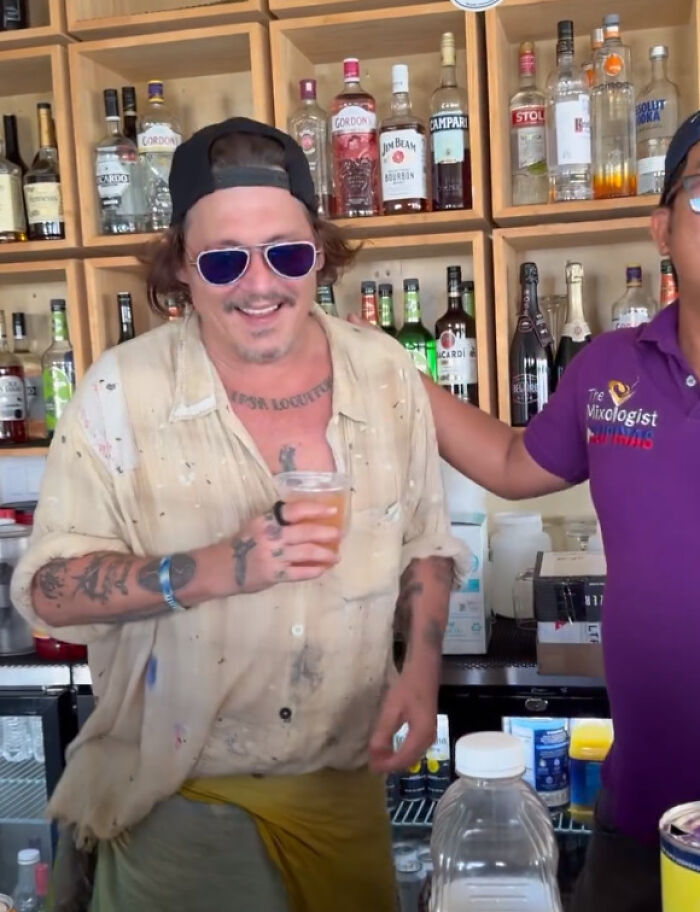 Johnny Depp&rsquo;s New Pearly Whites Shine In Video After His &ldquo;Rotting&rdquo; Teeth Went Viral