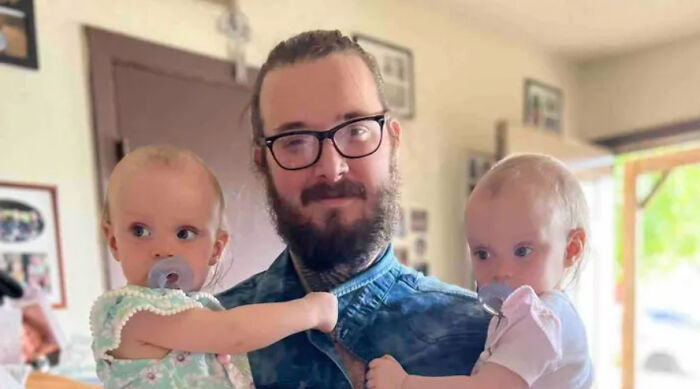 Twin Toddlers Found Lifeless In Car After Family Member Forgets To Drop Them At Daycare Twin Toddlers Found Lifeless In Car After Family Member Forgets To Drop Them At Daycare