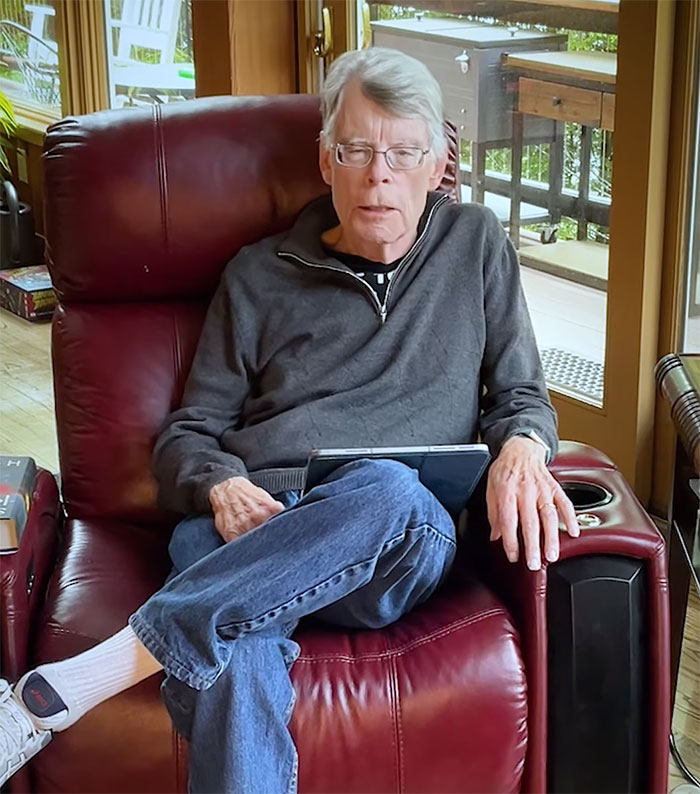 &ldquo;You&rsquo;re Lying&rdquo;: Stephen King Sparks Debate With Outrage Over Florida &ldquo;Banning&rdquo; 23 Of His Books