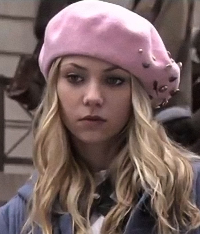 Former Hollywood Child Star Stuns With Exposed Breasts And Chiseled Abs On Red Carpet Former Hollywood Child Star Stuns With Exposed Breasts And Chiseled Abs On Red Carpet