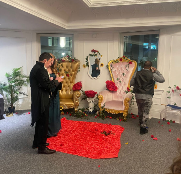 "This Is Insane": Bridgerton-Themed Event Goes Viral For Its Horrible Conditions And Pole Dancer